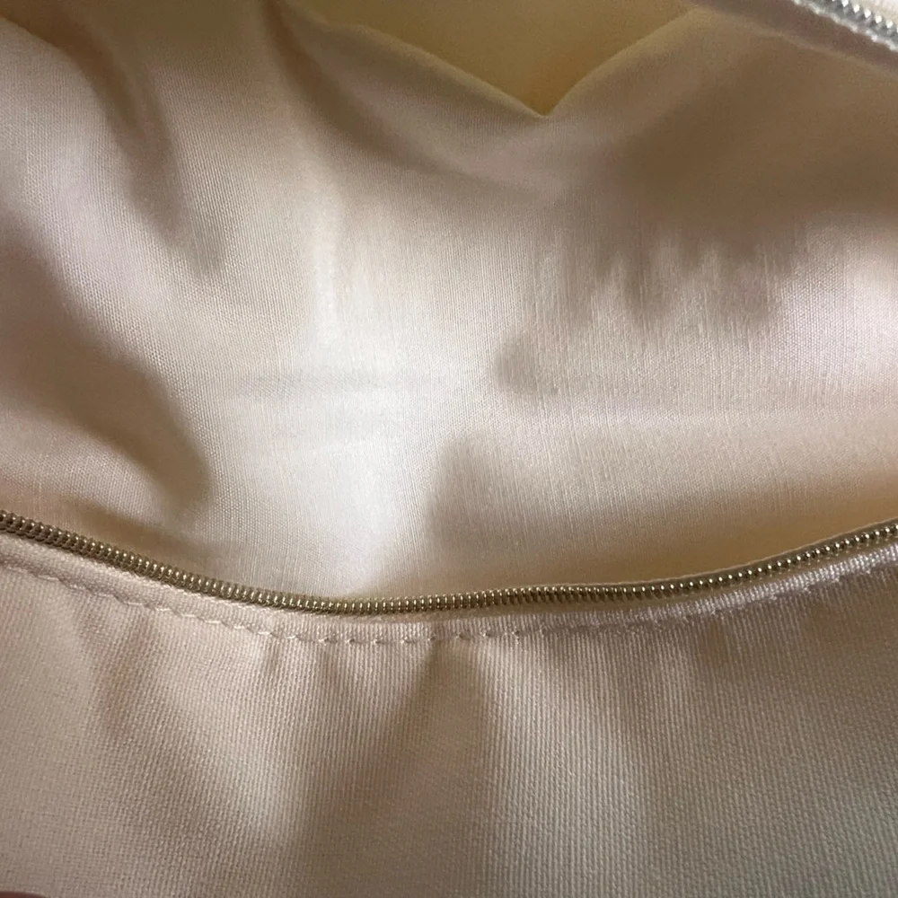Dolce & Gabbana Cream Devotion Make up Bag  w/Gold Heart Charm on zipper handle